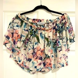 Blakeley Small Off shoulders crop top